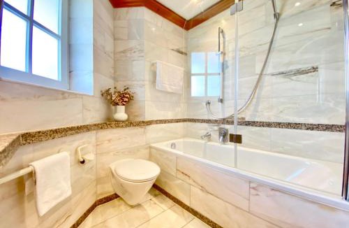 Enzensberg Apartment | Apartment mit Balkon & Schlossblick I Hund