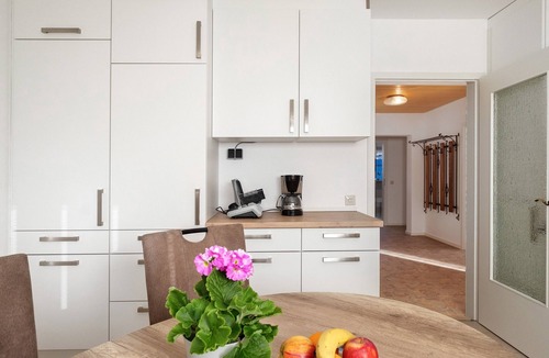 Schonenbach Apartment | Apartment 'Mit Terasse 110qm' with Mountain View, Private Terrace and Wi-Fi