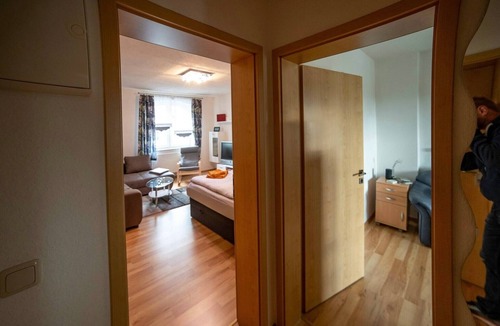 Forst Apartment | Apartment 'Moderne Ferienwohnung In Der Stadt' with Balcony and Wi-Fi