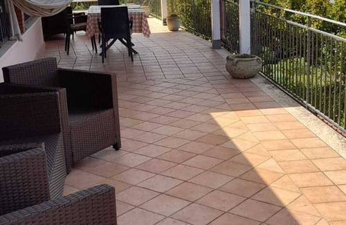 Pisciotta Apartment | Apartment 'Monolocale Mimosa' with Sea View, Wi-Fi and Air Conditioning