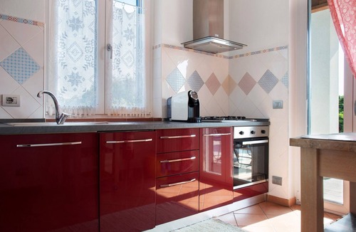 Cantello Apartment | Apartment 'Mora' with Mountain View, Private Terrace and Wi-Fi