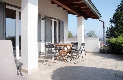 Cantello Apartment | Apartment 'Mora' with Mountain View, Private Terrace and Wi-Fi
