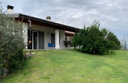 Cantello Apartment | Apartment 'Mora' with Mountain View, Private Terrace and Wi-Fi