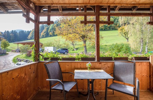 Montagna Apartment | 'Apartment Morgenlicht' with Balcony & Wi-Fi