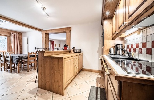 Les Esserts Apartment | Apartment 'Morillon 1100' with Mountain View, Balcony and Wi-Fi