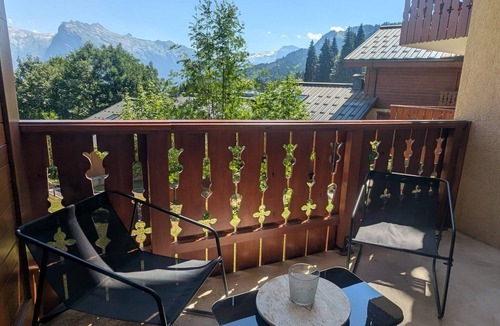 Les Esserts Apartment | Apartment 'Morrillon 1100 Ski-in/Ski-out' with Mountain View, Balcony and Wi-Fi