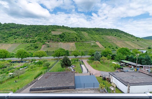 Briedel Apartment | Apartment 'Moselnest' with Lake View, Shared Garden and Wi-Fi