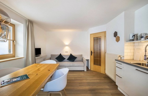 Predoi Apartment | Apartment "Mountain Residence Kasern Nr 2" with Mountain View, Garden & Balcony