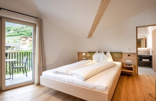 Barbiano Apartment | Apartment 'Müller' with Mountain View, Shared Pool and Rooftop Terrace