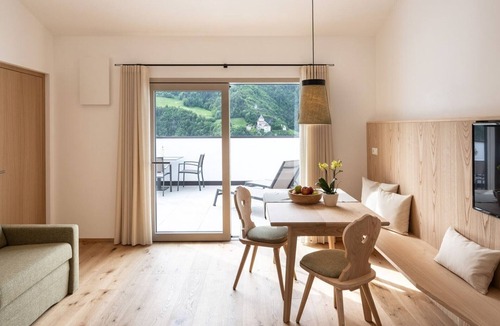 Barbiano Apartment | Apartment 'Müller' with Mountain View, Shared Pool and Rooftop Terrace