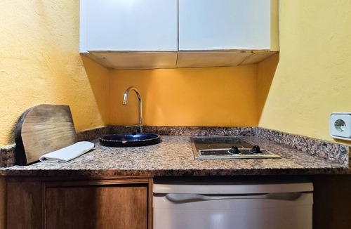 Sa Penya Apartment | Apartment 'Navila' with Shared Pool, Wi-Fi and Air Conditioning