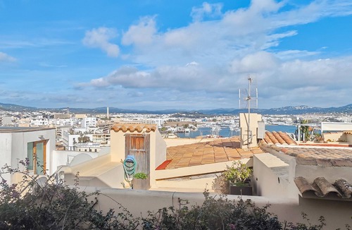 Ibiza City Centre Apartment | Apartment 'Navila' with Shared Pool, Wi-Fi and Air Conditioning