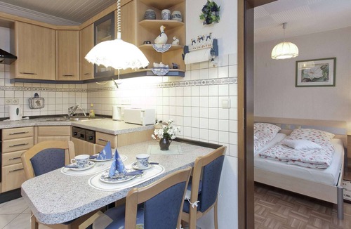 Hullersen Apartment | Apartment near the forest in Hullersen