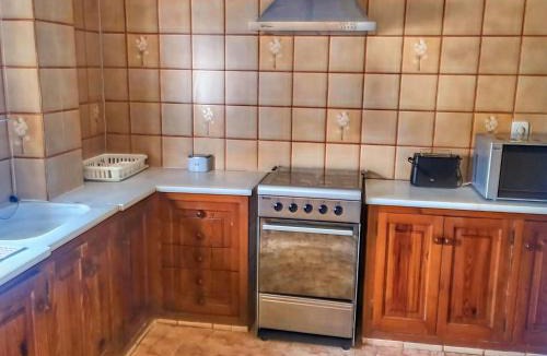 Oliva Apartment | Apartment near Sea Beach Walk to Center