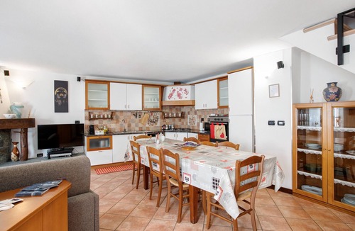 Chatillon Apartment | Apartment 'Nel Borgo Di Chatillon' with Balcony and Wi-Fi