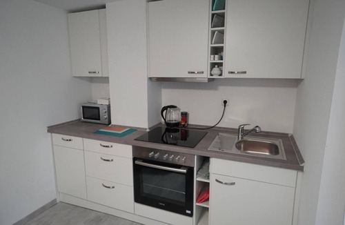 Stammheim-Mitte Apartment | Apartment 'Neue Und Zentral Gelegene Wohnung' with Wi-Fi