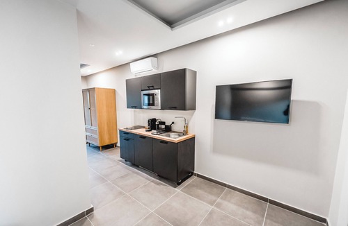 Marathias Apartment | Apartment 'Nima 1' with Shared Terrace, Wi-Fi and Air Conditioning