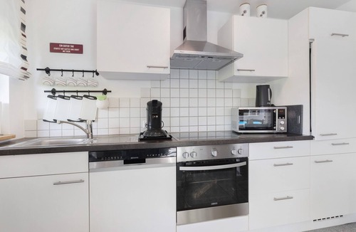 Hohenhaslach Apartment | Apartment 'Nr3' with Shared Terrace, Garden, and Wi-Fi