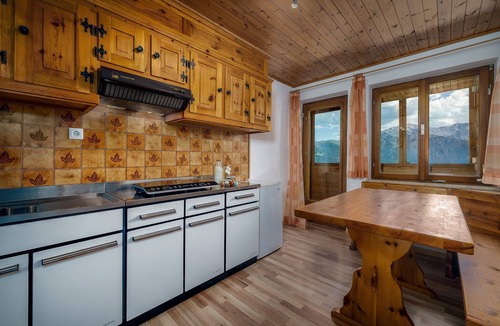 Laces Apartment | Apartment 'Oberköbenhof Wohnung Berg' with Mountain View, Shared Terrace and Wi-Fi