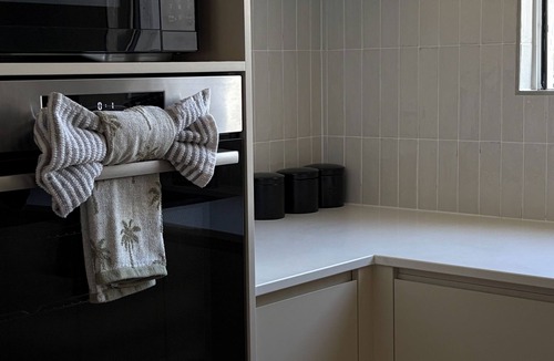 North Ward Apartment | Apartment on The Strand - 2 Bed 2 Bath in a gated complex.