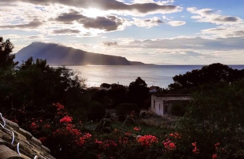 Custonaci Apartment | Apartment "Open Space Sul Mare" with Sea View, 3 Terraces and Wi-Fi