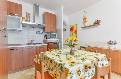 Capoliveri Apartment | Apartment 'Orchidea' with Private Terrace and Air Conditioning