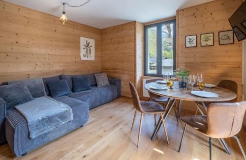 Les Bossons Apartment | Apartment overlooking Mont Blanc with parking