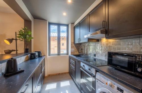 Les Bossons Apartment | Apartment overlooking Mont Blanc with parking