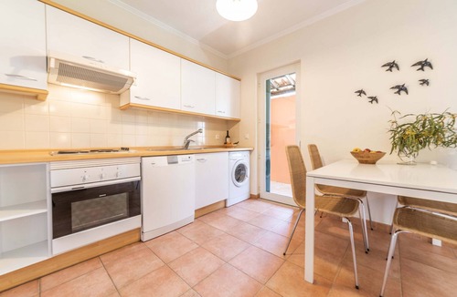 Charneca de Caparica e Sobreda Apartment | Apartment Pedro - Cozy Apartment with views on Golf course, short distance to the beach