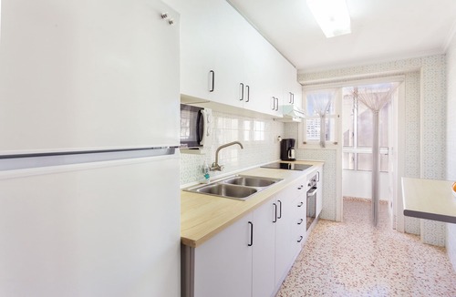 Cullera Apartment | Apartment 'Palmera Beach House' with Sea View, Private Terrace and Wi-Fi