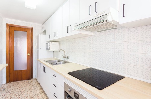 Cullera Apartment | Apartment 'Palmera Beach House' with Sea View, Private Terrace and Wi-Fi