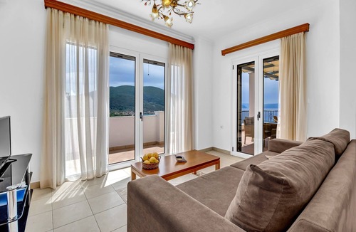 Pondi Apartment | Apartment 'Panorama 2' with Sea View, Wi-Fi and Air Conditioning