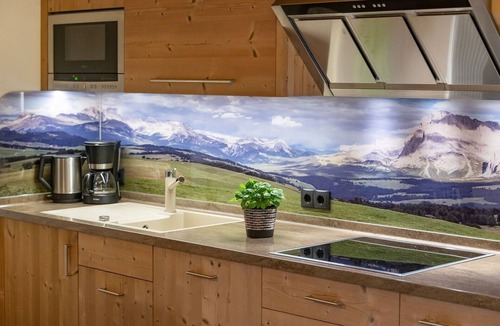Albions Apartment | Apartment “Paradies” near Seiser Alm with Mountain View, Sauna, Wi-Fi & Balcony