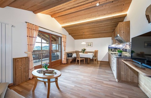 Albions Apartment | Apartment “Paradies” near Seiser Alm with Mountain View, Sauna, Wi-Fi & Balcony