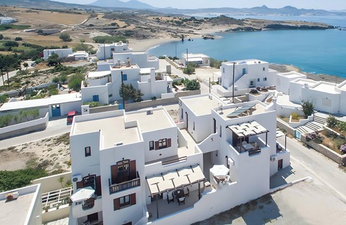Pachena Apartment | Apartment 'Pasithea' with Shared Garden, Wi-Fi and Air Conditioning