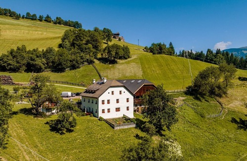 Sorafurcia Apartment | Apartment "Perfila Morgenrot" with Mountain View, Shared Garden & Wi-Fi