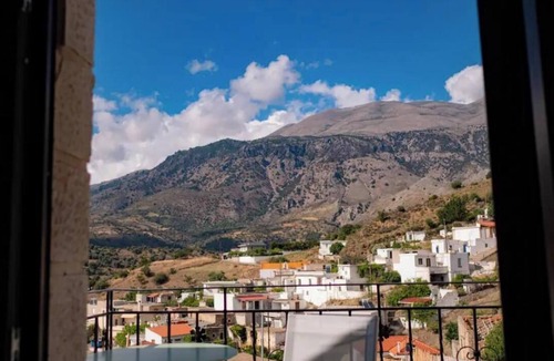 Kouroutai Apartment | Apartment 'Peristeres' with Mountain View, Wi-Fi and Air Conditioning