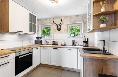 Duedinghausen Apartment | Apartment 'Perle Am Pön' with Mountain View, Private Terrace and Wi-Fi