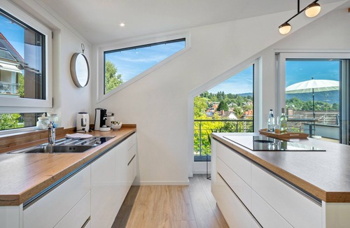 Steig Apartment | Apartment 'Pfänderblick' with Mountain View, Private Terrace and Wi-Fi