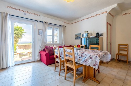 La Muddizza Apartment | Apartment 'Piano Terra' with Sea View, Wi-Fi and Air Conditioning