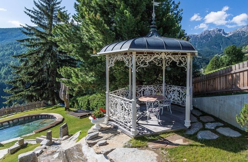 Sorafurcia Apartment | Apartment Piz da Peres - Piz da Peres with Mountain View, Pool, Sauna, Wi-Fi & Garden