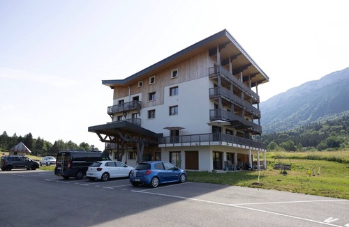 Les Deserts Apartment | Apartment 'Plainpalais' with Mountain View, Balcony and Wi-Fi
