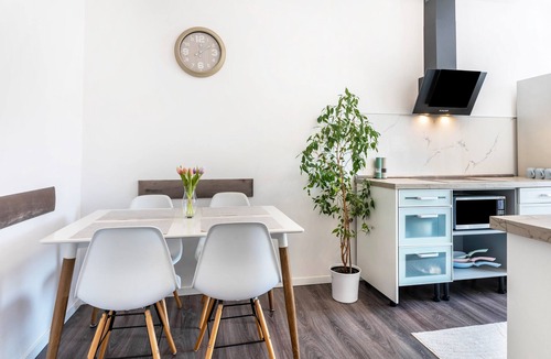 Gera Apartment | Apartment 'Poli' with Shared Terrace and Wi-Fi