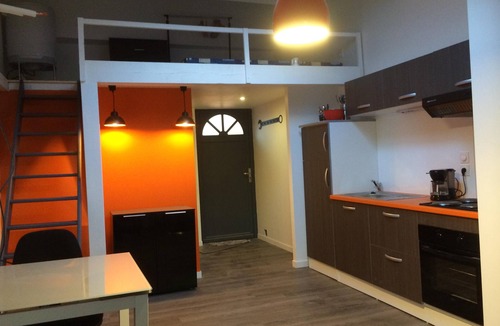 Bourg-les-Valence Apartment | Apartment-Private Bathroom-Le Bureau du Maire