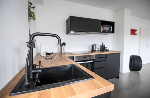 Reimerath Apartment | Apartment-Private Bathroom-Balcony-3-Breidscheid