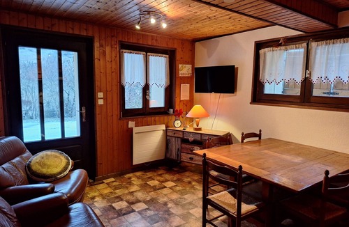 Abondance Apartment | Apartment 'Proche Stations De Ski' with Mountain View, Private Terrace and Wi-Fi