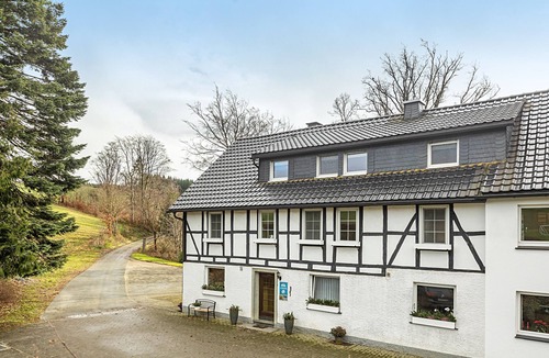 Gellinghausen Apartment | Apartment 'Pusteblume' with shared terrace and Wi-Fi