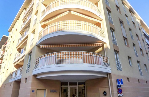 Saint-Raphael Apartment | Apartment Résidence L'Amiral by Interhome