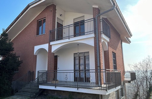 Montegrosso dʼAsti Apartment | Apartment "Rosemary" Cottage with shared common areas