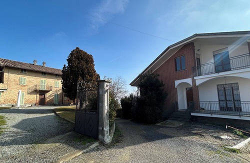 Montegrosso dʼAsti Apartment | Apartment "Rosemary" Cottage with shared common areas